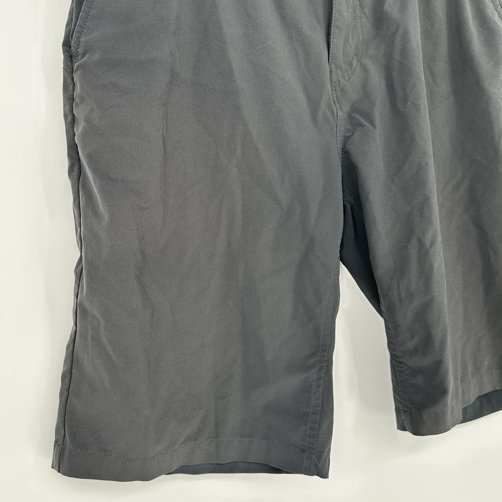 Oakley Men's Shorts Golf Performance Wicking Lightweight Casual Size 30x10 Black - Picture 3 of 15